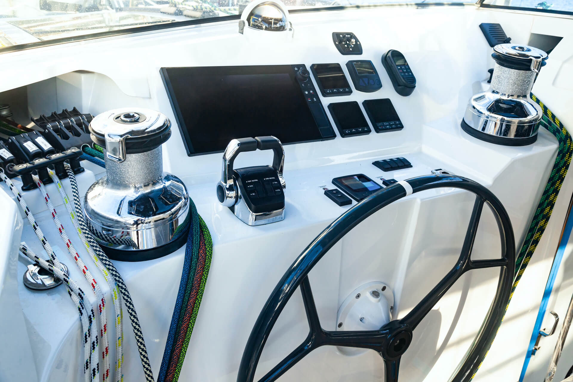Yacht Elektronik Bootselektonik Bodensee Vorarlberg GRUBER YACHTING Yacht Elektronik Bootselektonik Bodensee Vorarlberg GRUBER YACHTING